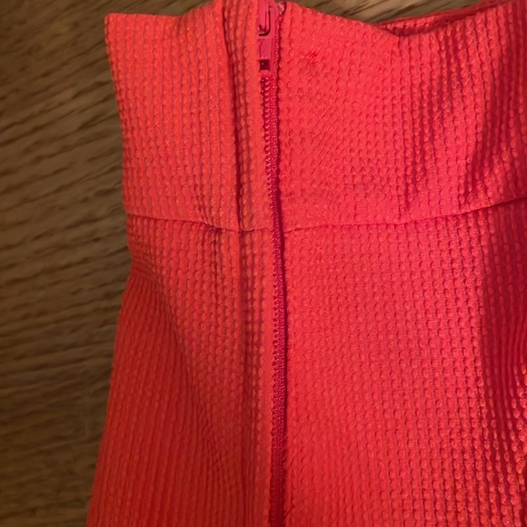 Divided by H&M Red Ribbed A-Line Flare Mini Skirt with Zip side - Size 6US - Picture 4 of 4